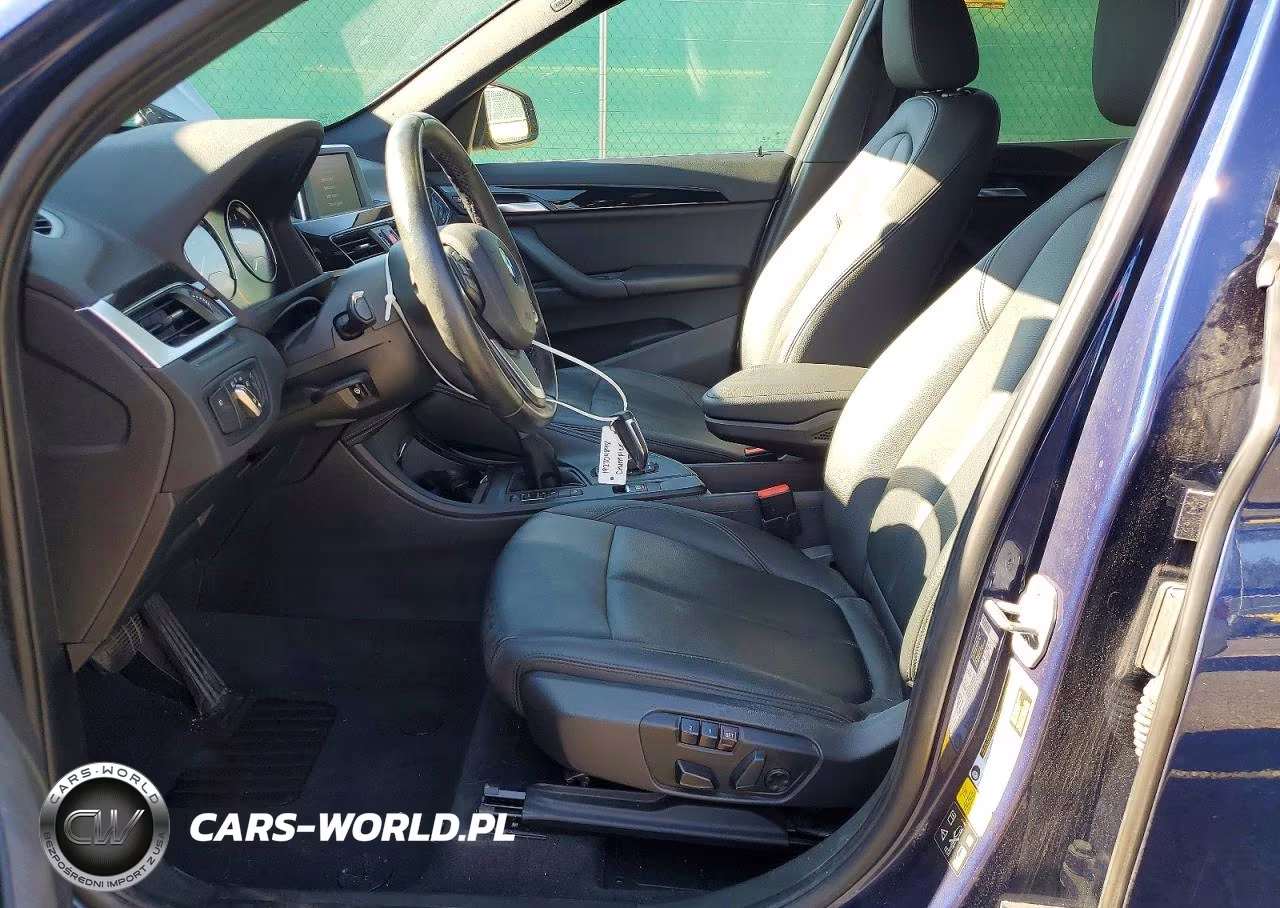 2018 BMW X1 xDrive28I VIN:WBXHT3C31J5L33882 - 7