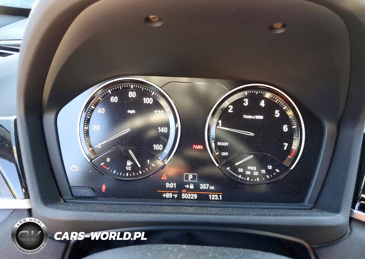 2018 BMW X1 xDrive28I VIN:WBXHT3C31J5L33882 - 9