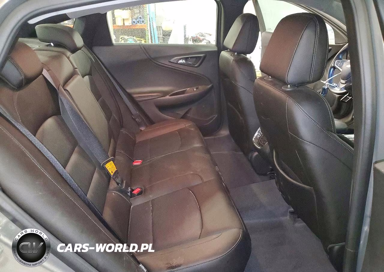 2018 Chevrolet Malibu Premier VIN:1G1ZE5SX5JF212674 - 10