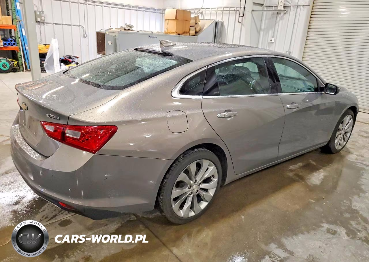 2018 Chevrolet Malibu Premier VIN:1G1ZE5SX5JF212674 - 3