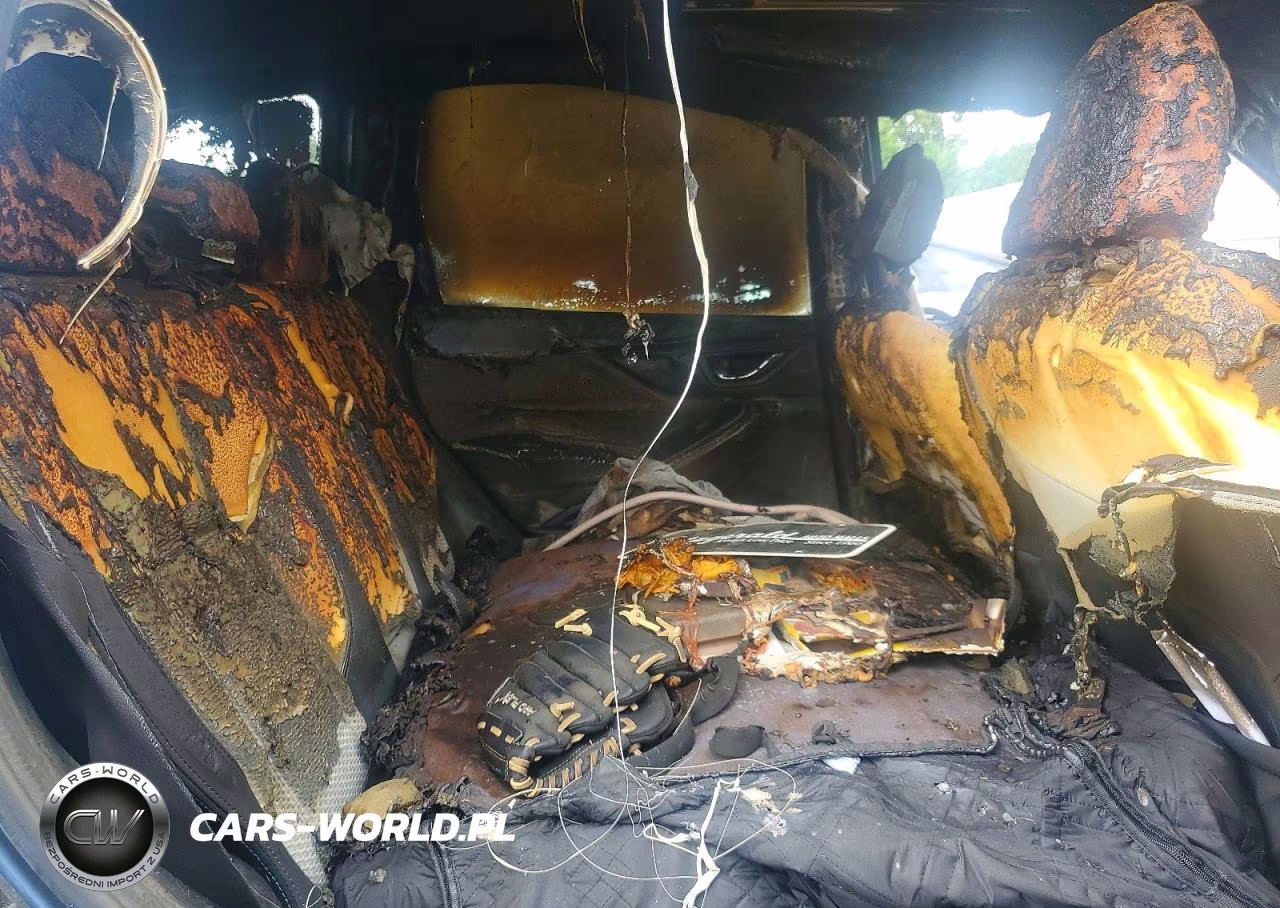 2019 Subaru Forester Premium VIN:JF2SKAEC8KH528886 - 10