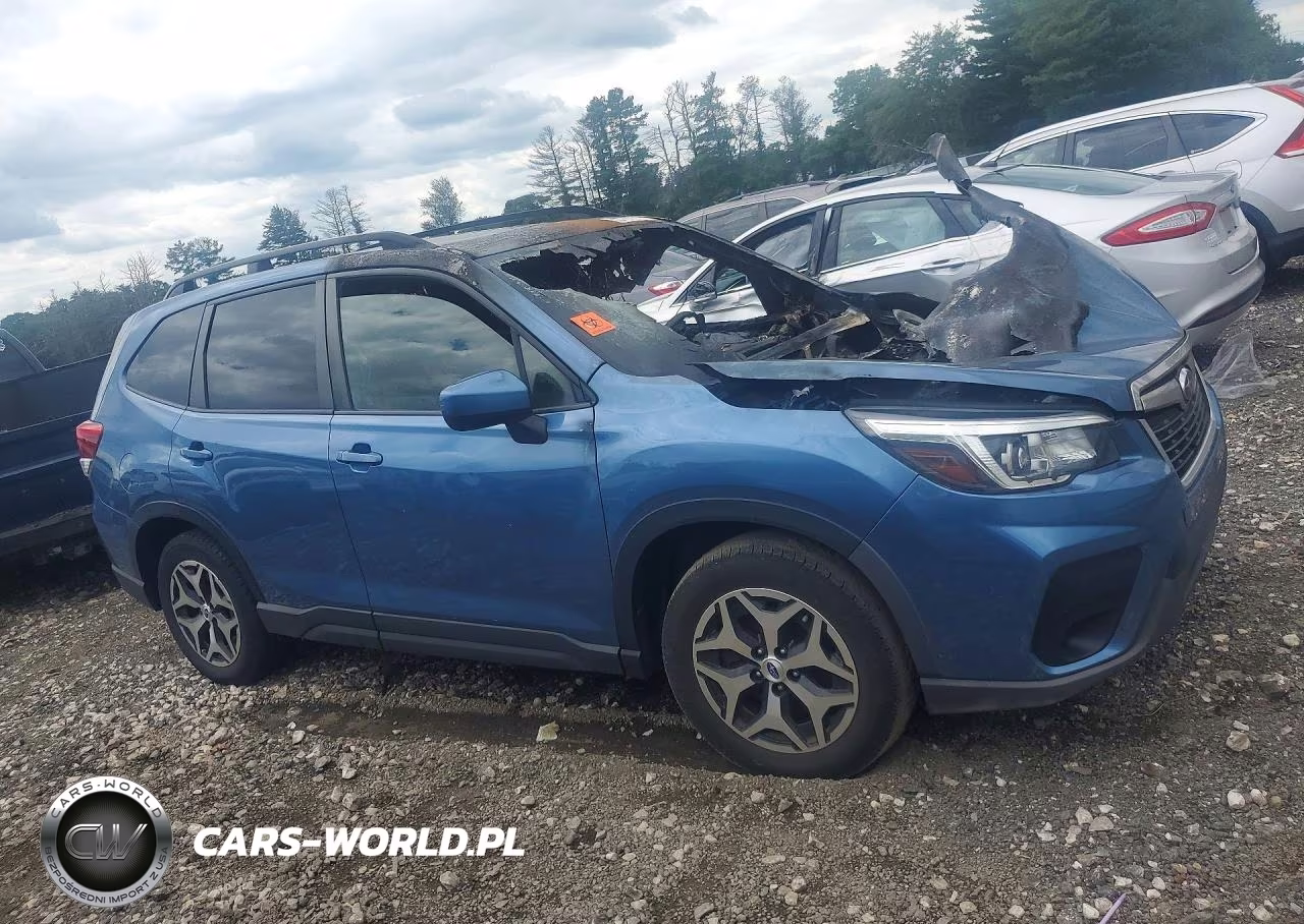 2019 Subaru Forester Premium VIN:JF2SKAEC8KH528886 - 4