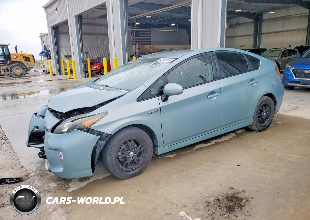 2013 Toyota Prius Three – zdjęcie 1 z 12