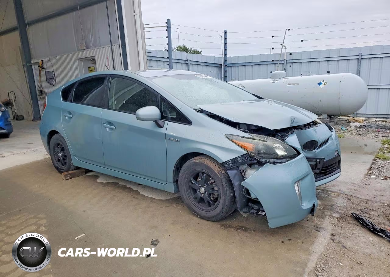 2013 Toyota Prius Three VIN:JTDKN3DU7D1645267 - 4
