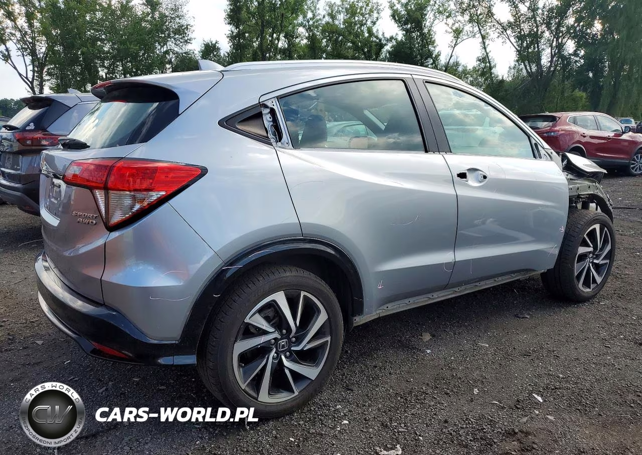 2019 Honda Hr-V Sport VIN:3CZRU6H16KG713232 - 3