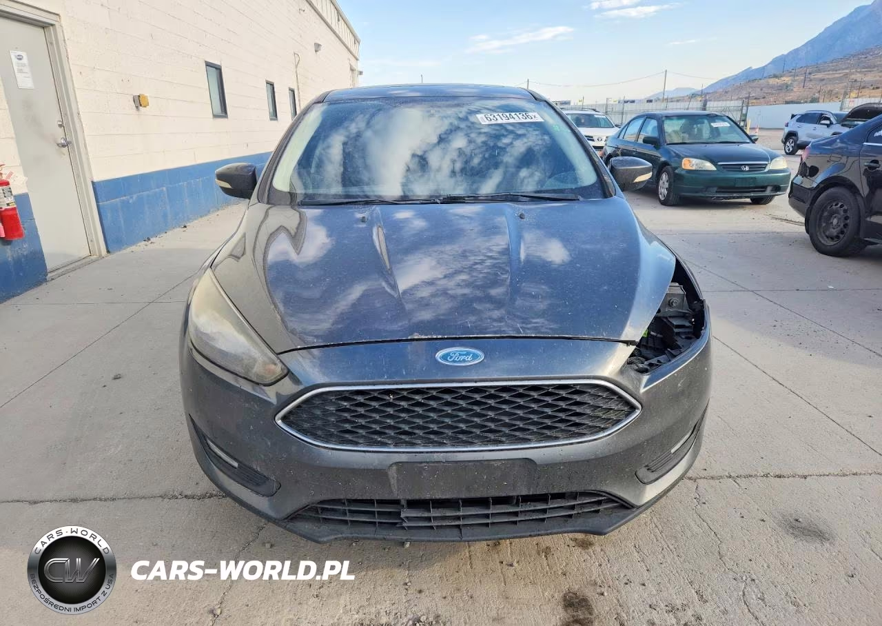 2017 Ford Focus Sel VIN:1FADP3H29HL332829 - 5