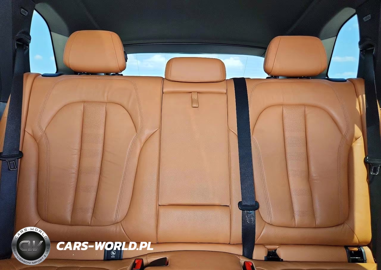 2019 BMW X5 xDrive40I VIN:5UXCR6C57KLL13866 - 10
