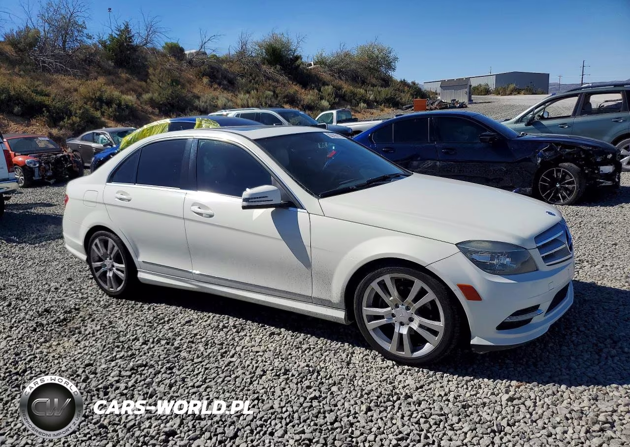 2011 Mercedes-Benz C 300 VIN:WDDGF5EB9BA524626 - 4