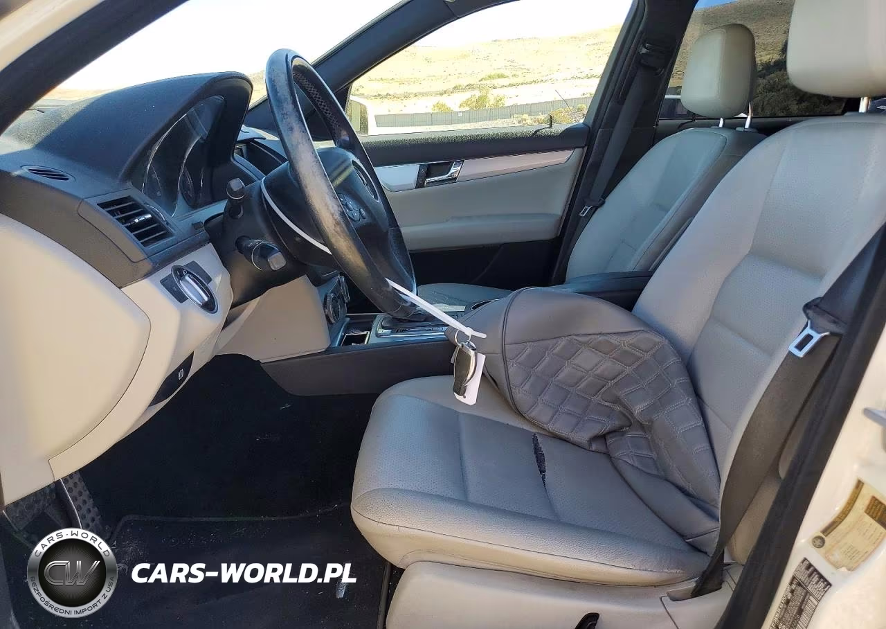 2011 Mercedes-Benz C 300 VIN:WDDGF5EB9BA524626 - 7