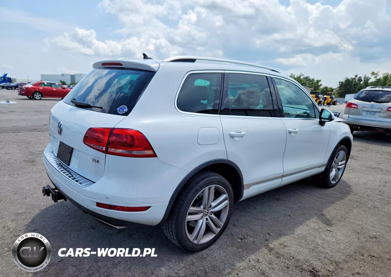 2013 Volkswagen Touareg V6 Tdi VIN:WVGEP9BP3DD004411 - 3