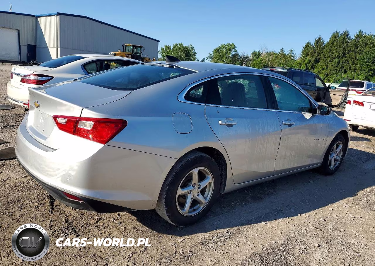 2018 Chevrolet Malibu Ls VIN:1G1ZB5ST0JF174843 - 3