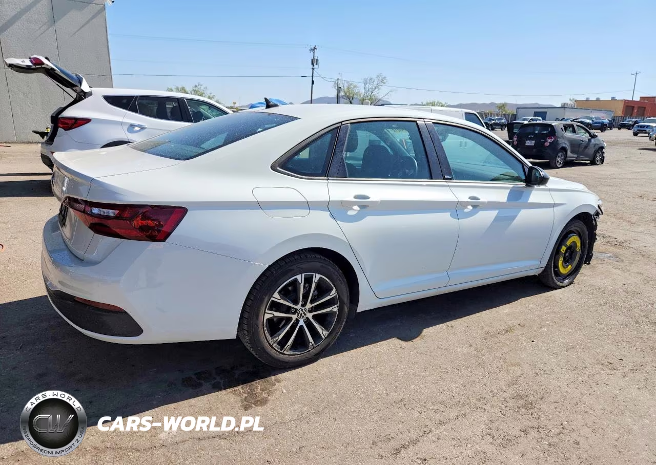 2024 Volkswagen Jetta Sport VIN:3VWBM7BU3RM041073 - 3
