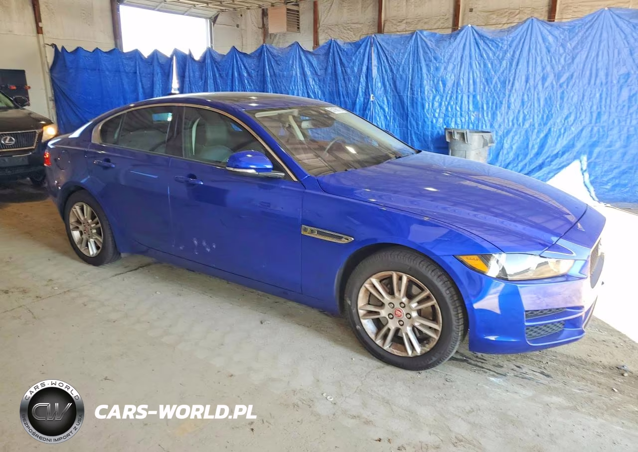 2017 Jaguar Xe Premium VIN:SAJAJ4BN5HA976672 - 4