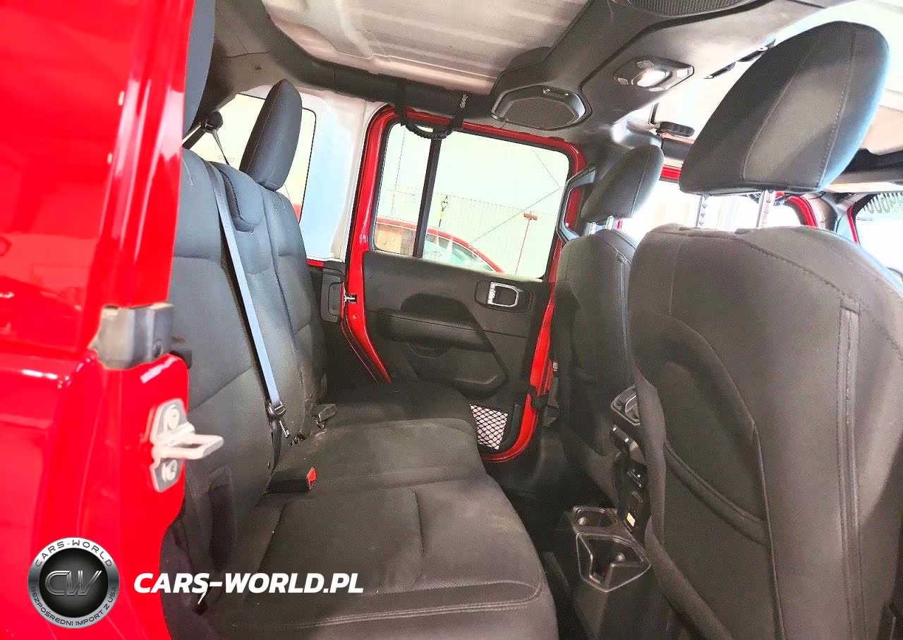 2018 Jeep Wrangler Unlimited Sahara VIN:1C4HJXEG9JW254285 - 10