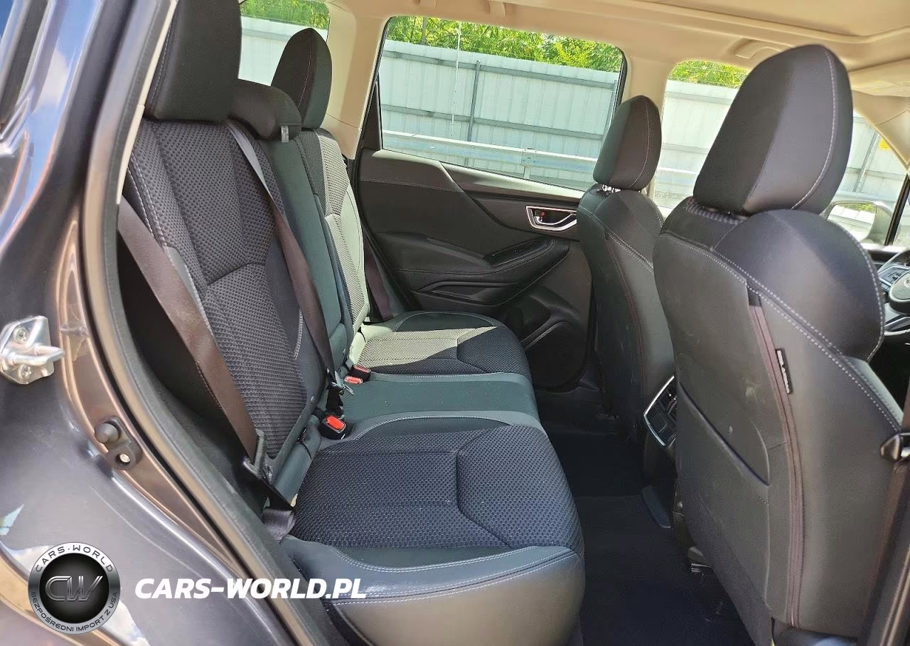 2023 Subaru Forester Premium VIN:JF2SKADC9PH514732 - 11