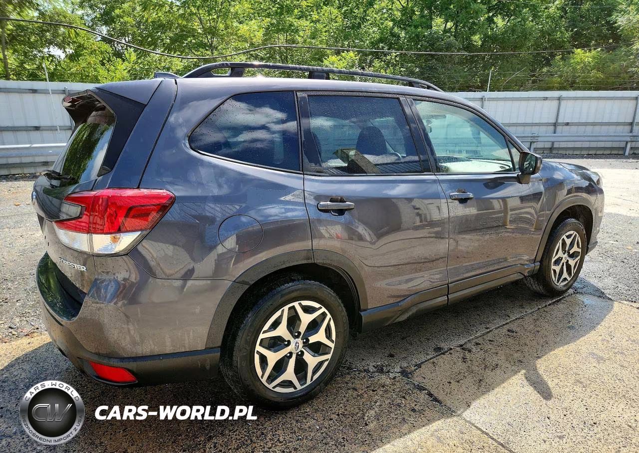 2023 Subaru Forester Premium VIN:JF2SKADC9PH514732 - 3