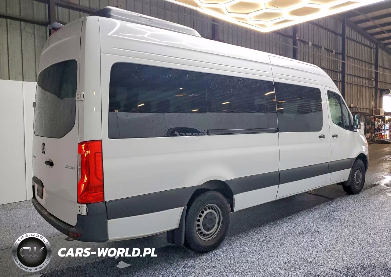 2025 Mercedes-Benz Sprinter 2500 VIN:W1Z4KGHY9ST200981 - 3