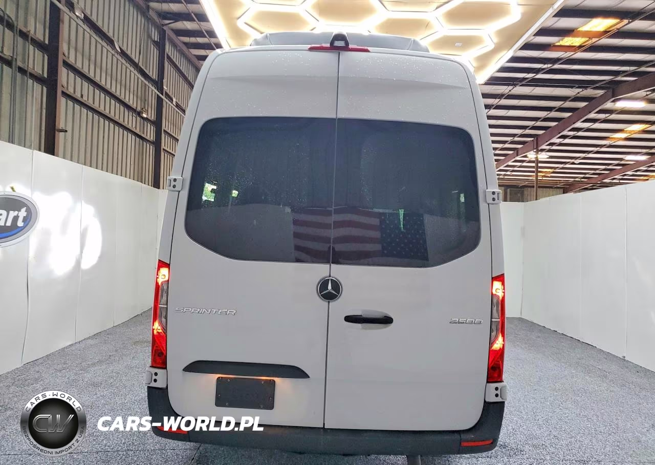 2025 Mercedes-Benz Sprinter 2500 VIN:W1Z4KGHY9ST200981 - 6