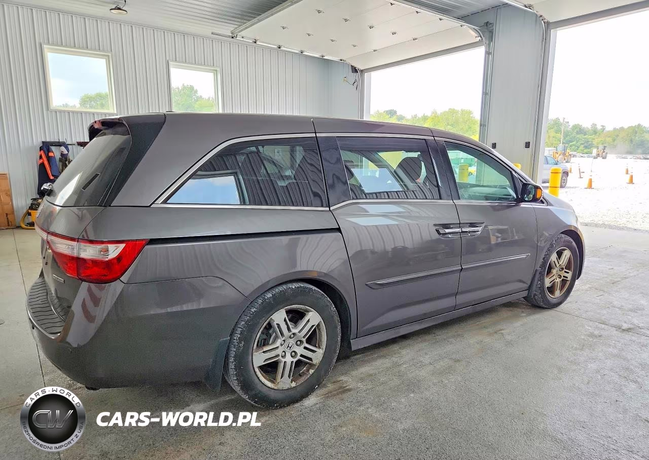 2012 Honda Odyssey Touring VIN:5FNRL5H9XCB107948 - 3