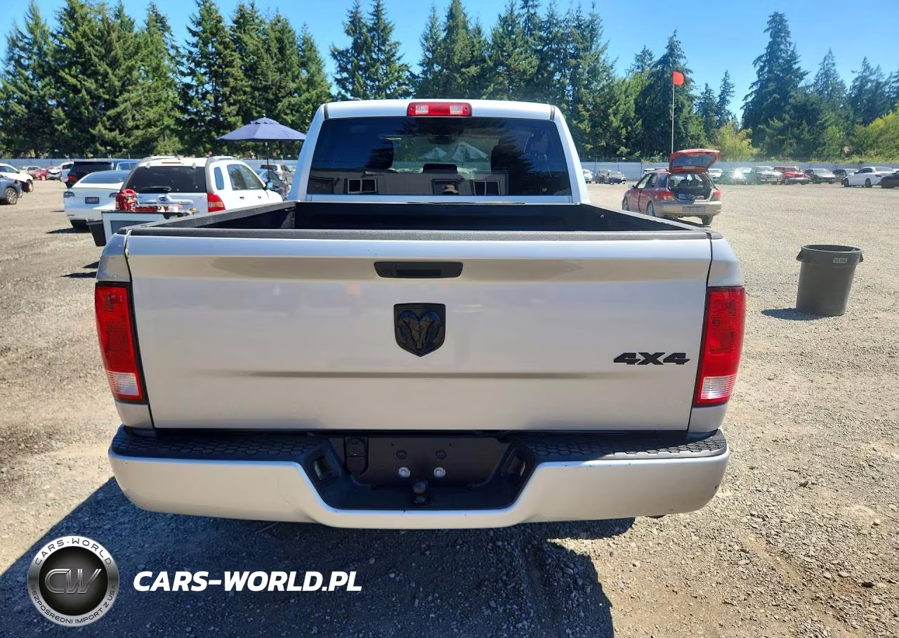 2019 Ram 1500 Classic Tradesman VIN:1C6RR7FG2KS502145 - 6