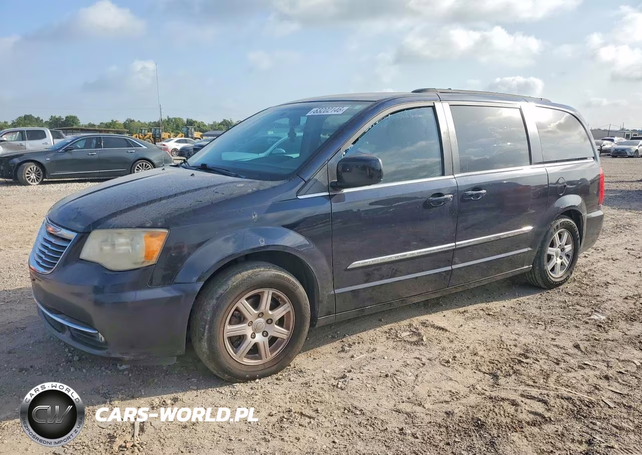 2011 Chrysler Town & Country Touring – zdjęcie 1 z 12