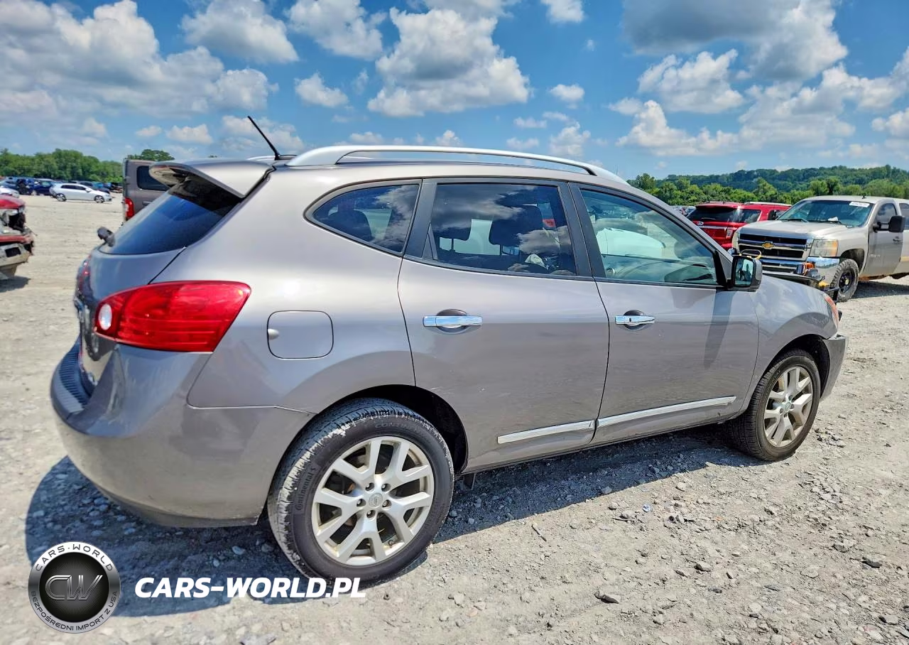 2013 Nissan Rogue S VIN:JN8AS5MV1DW641957 - 3
