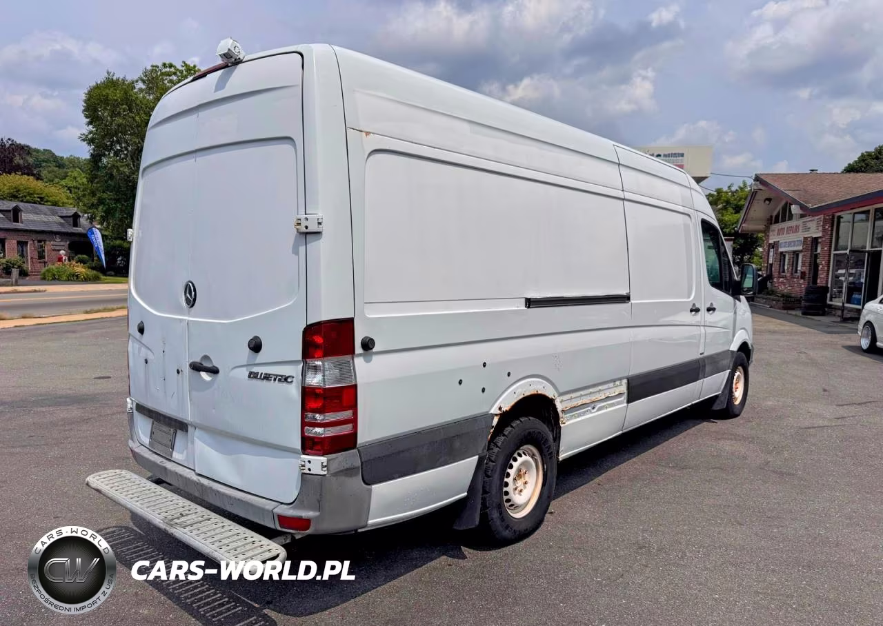 2011 Mercedes-Benz Sprinter 2500 VIN:WD3PE8CB0B5576599 - 4