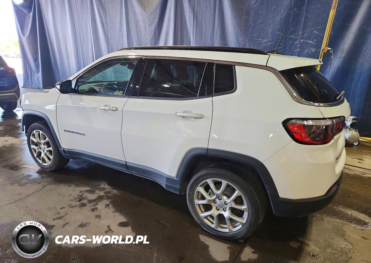 2022 Jeep Compass Latitude Lux VIN:3C4NJDFB8NT180888 - 2