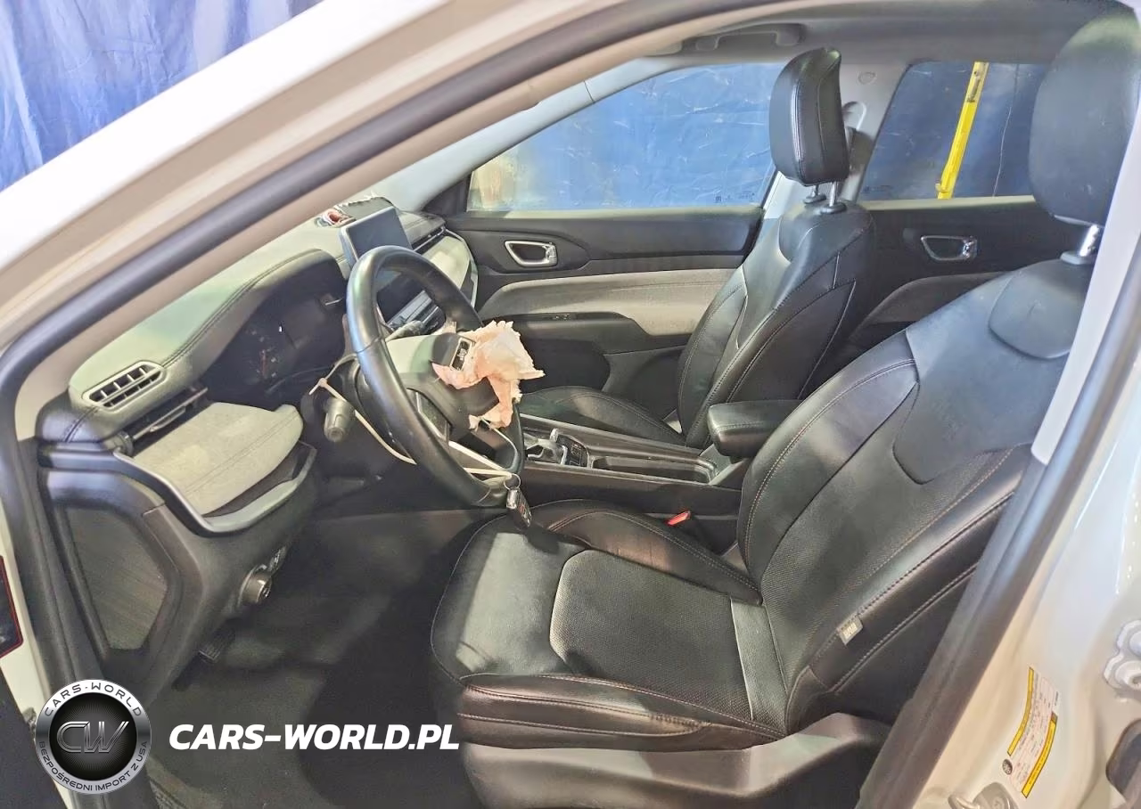 2022 Jeep Compass Latitude Lux VIN:3C4NJDFB8NT180888 - 7