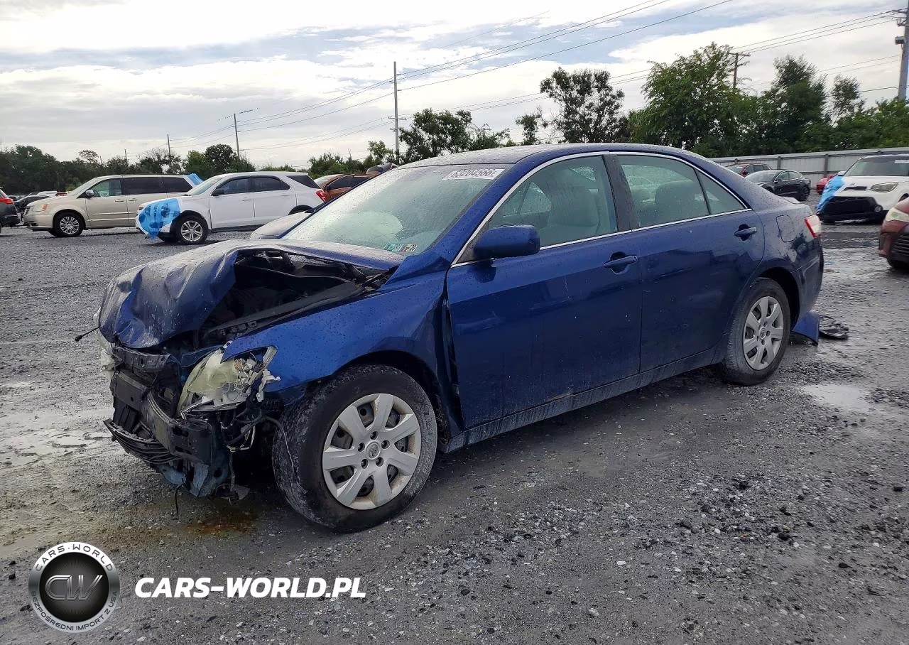2010 Toyota Camry Le – zdjęcie 1 z 13