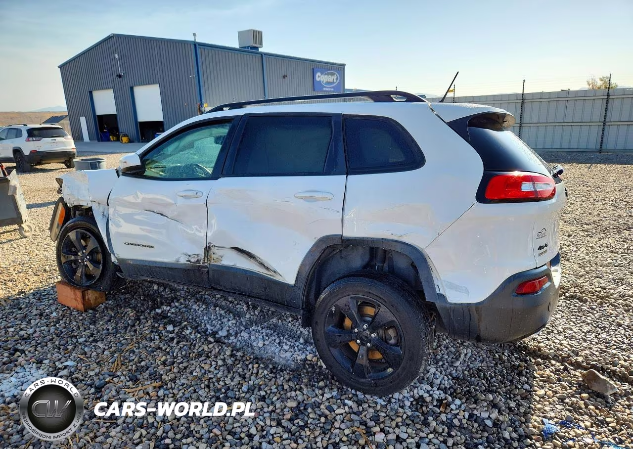 2015 Jeep Cherokee Latitude VIN:1C4PJMCS4FW776797 - 2