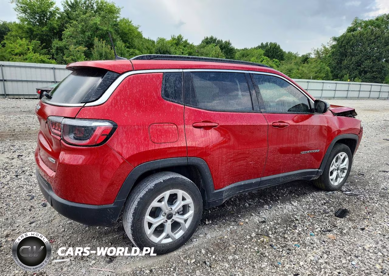 2025 Jeep Compass Latitude VIN:3C4NJDBN6ST526254 - 3