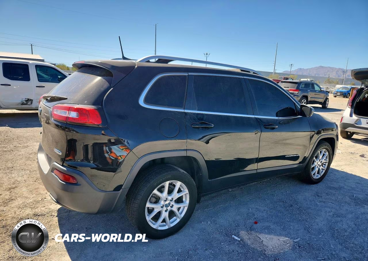 2017 Jeep Cherokee Latitude VIN:1C4PJLCB5HW662837 - 3