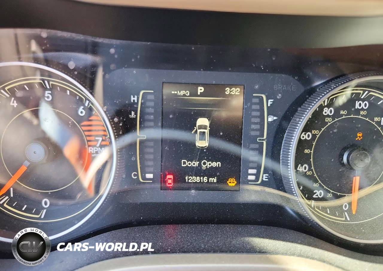 2017 Jeep Cherokee Latitude VIN:1C4PJLCB5HW662837 - 9