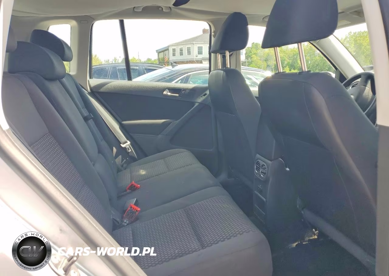 2010 Volkswagen Tiguan Se VIN:WVGBV7AX1AW516456 - 11