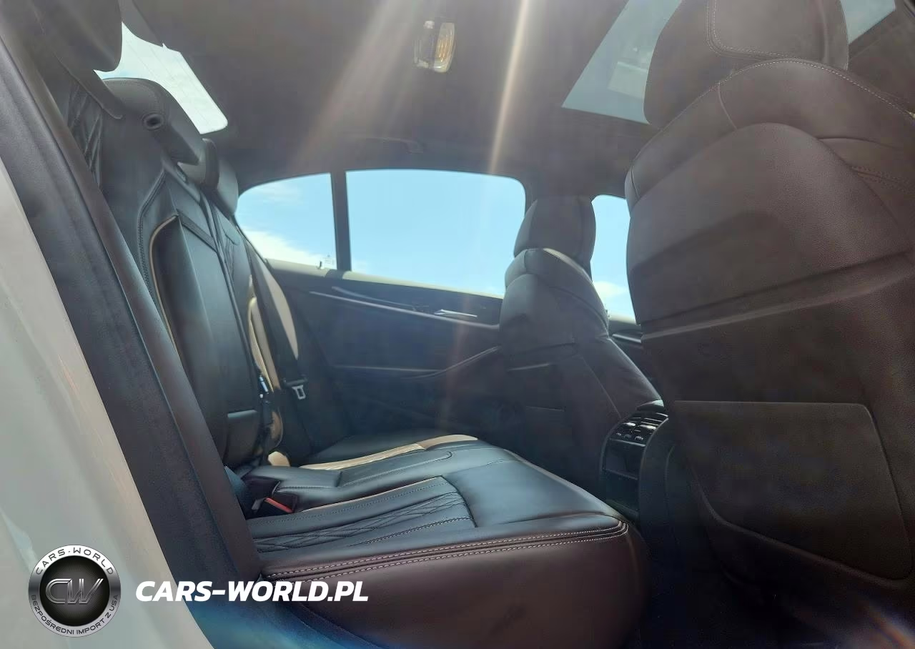 2019 BMW 530 Xi VIN:WBAJA7C57KWW48109 - 10