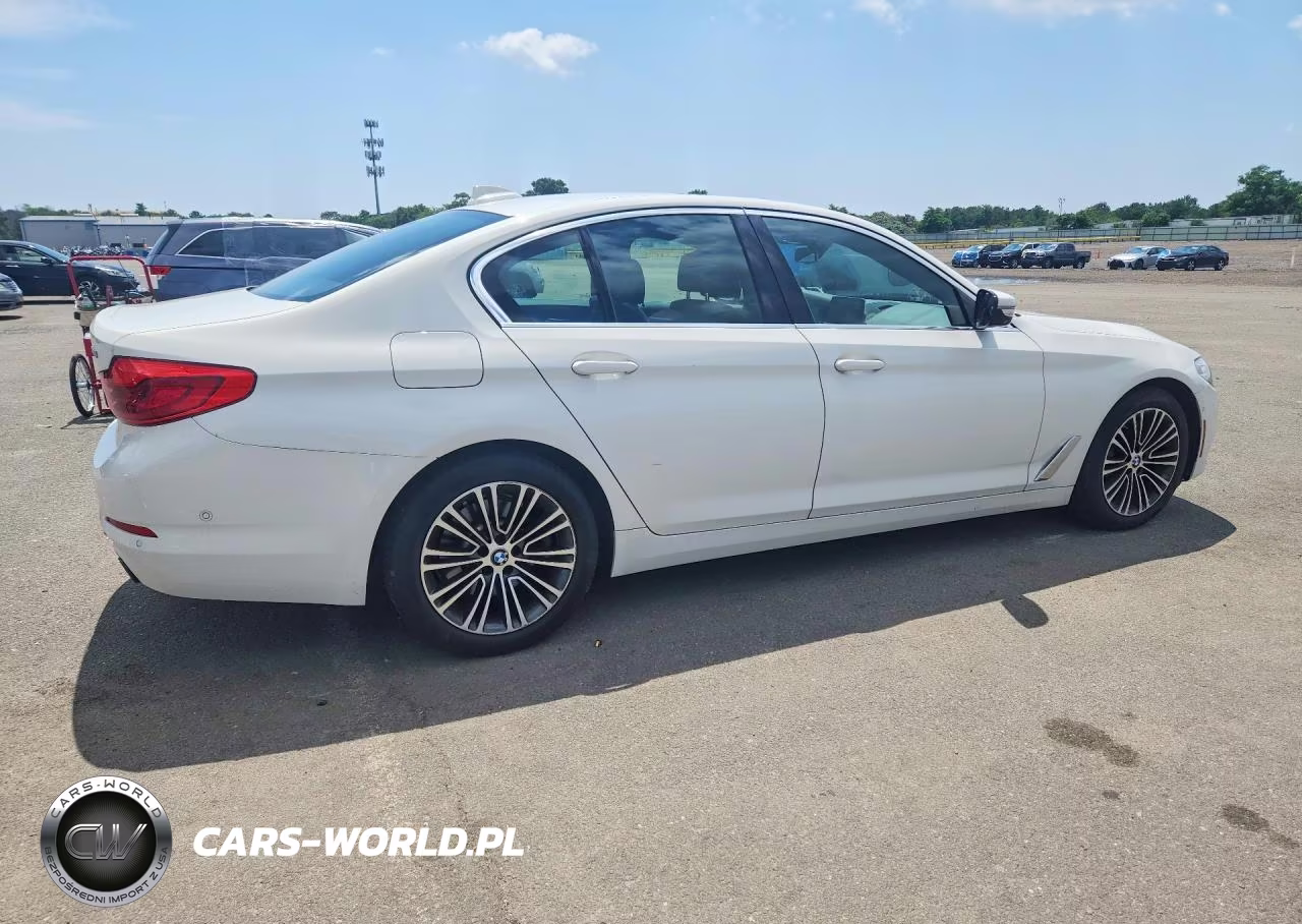 2019 BMW 530 Xi VIN:WBAJA7C57KWW48109 - 3
