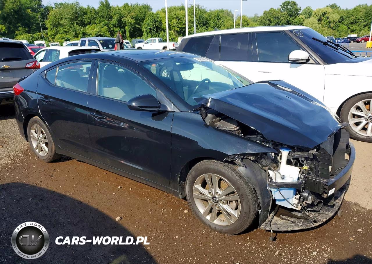 2018 Hyundai Elantra Value Edition VIN:5NPD84LF4JH375590 - 4