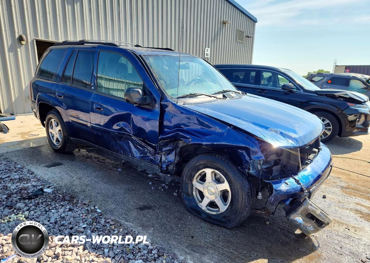 2004 Chevrolet Trailblazer Ls VIN:1GNDT13S242349898 - 4