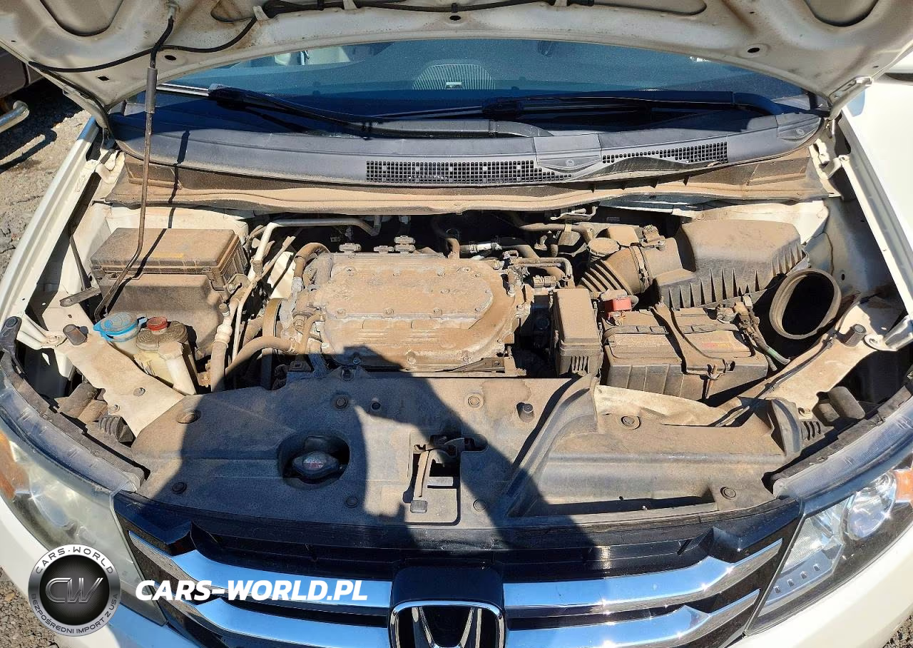 2015 Honda Odyssey Touring VIN:5FNRL5H91FB037244 - 12