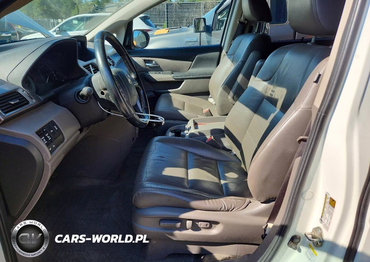 2015 Honda Odyssey Touring VIN:5FNRL5H91FB037244 - 7