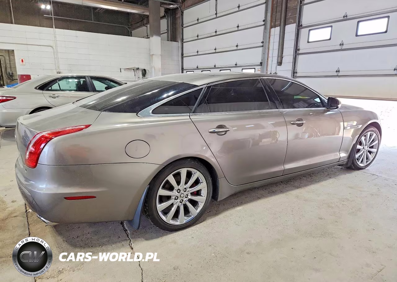 2011 Jaguar Xjl VIN:SAJWA2GB4BLV06749 - 3