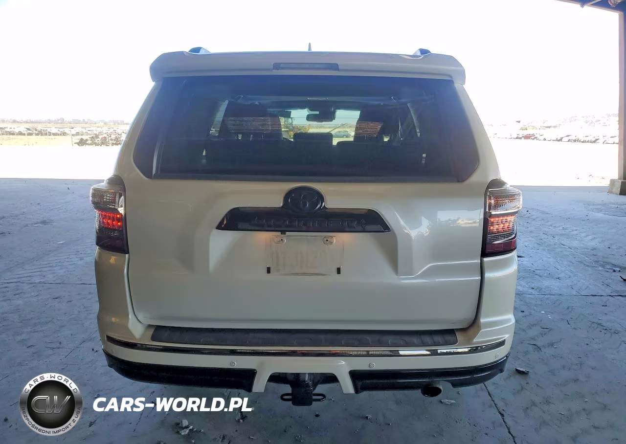 2021 Toyota 4Runner Nightshade Edition VIN:JTEJU5JR8M5853026 - 6