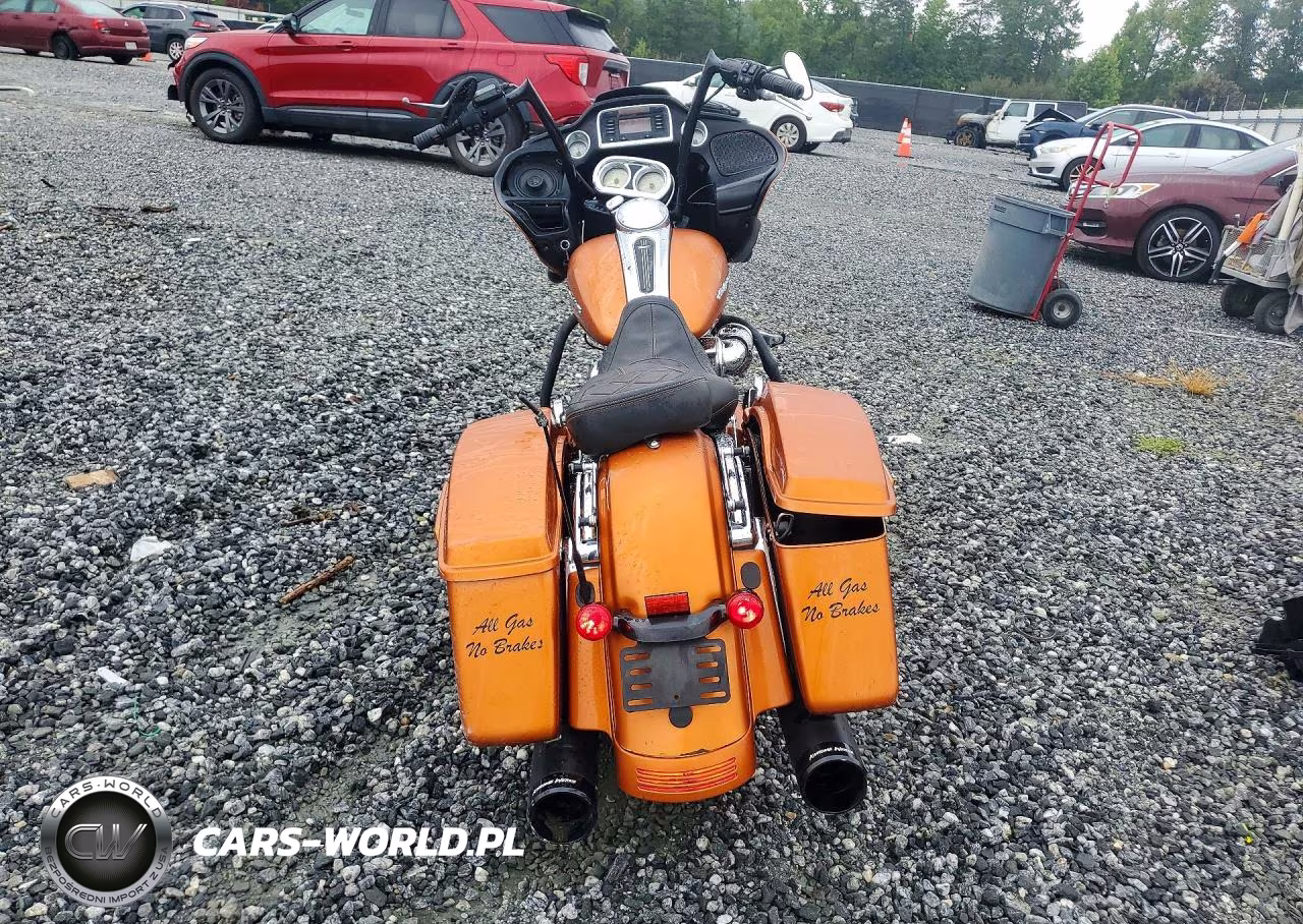 2016 Harley-Davidson Fltrx Road Glide VIN:1HD1KHM18GB686365 - 4