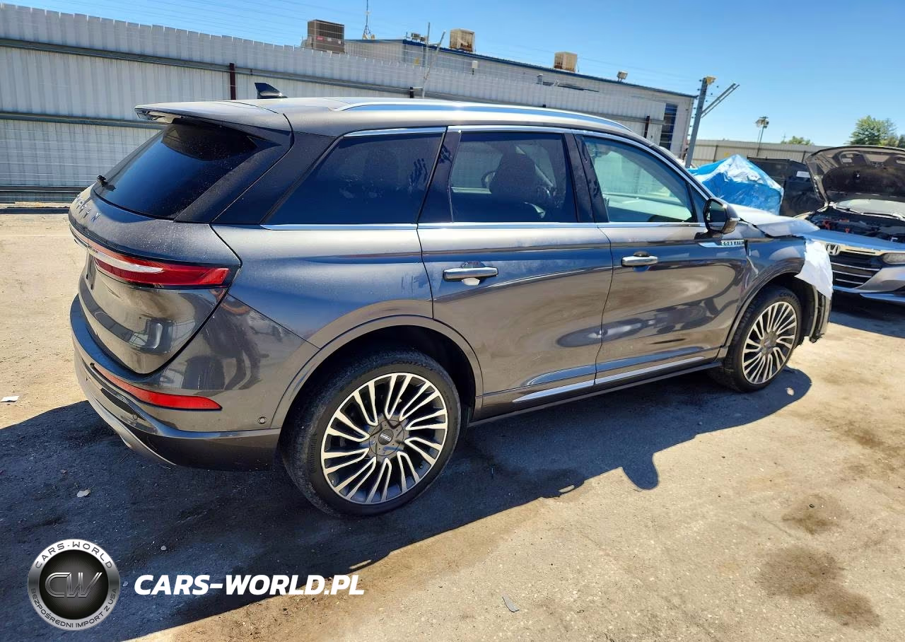 2020 Lincoln Corsair Reserve VIN:5LMCJ2C99LUL21296 - 3