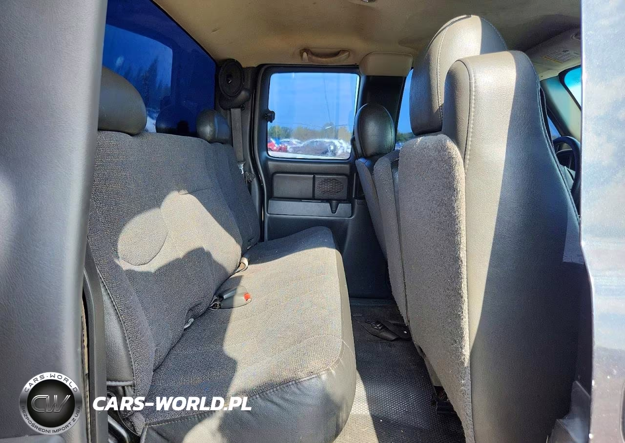 2005 Chevrolet Silverado C1500 VIN:1GCEC19XX5Z214712 - 10