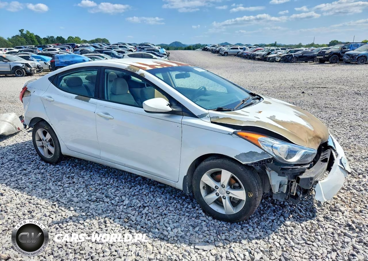 2013 Hyundai Elantra Gls VIN:5NPDH4AE5DH339325 - 4