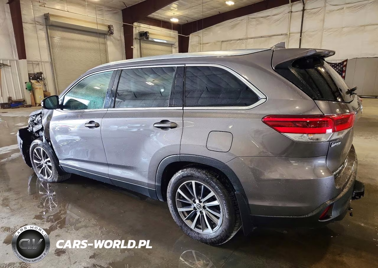 2019 Toyota Highlander Xle VIN:5TDJZRFH9KS734986 - 2