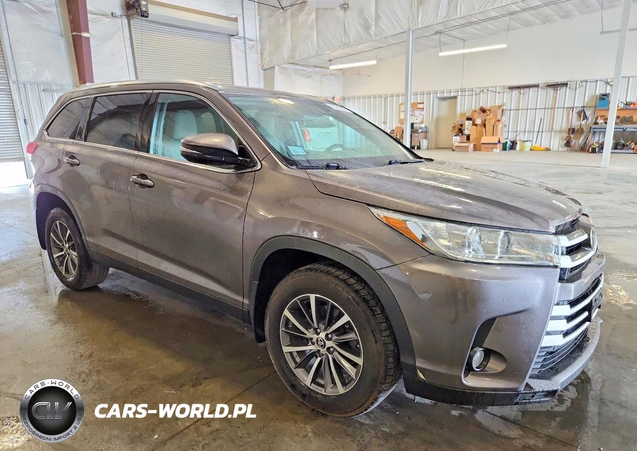 2019 Toyota Highlander Xle VIN:5TDJZRFH9KS734986 - 4