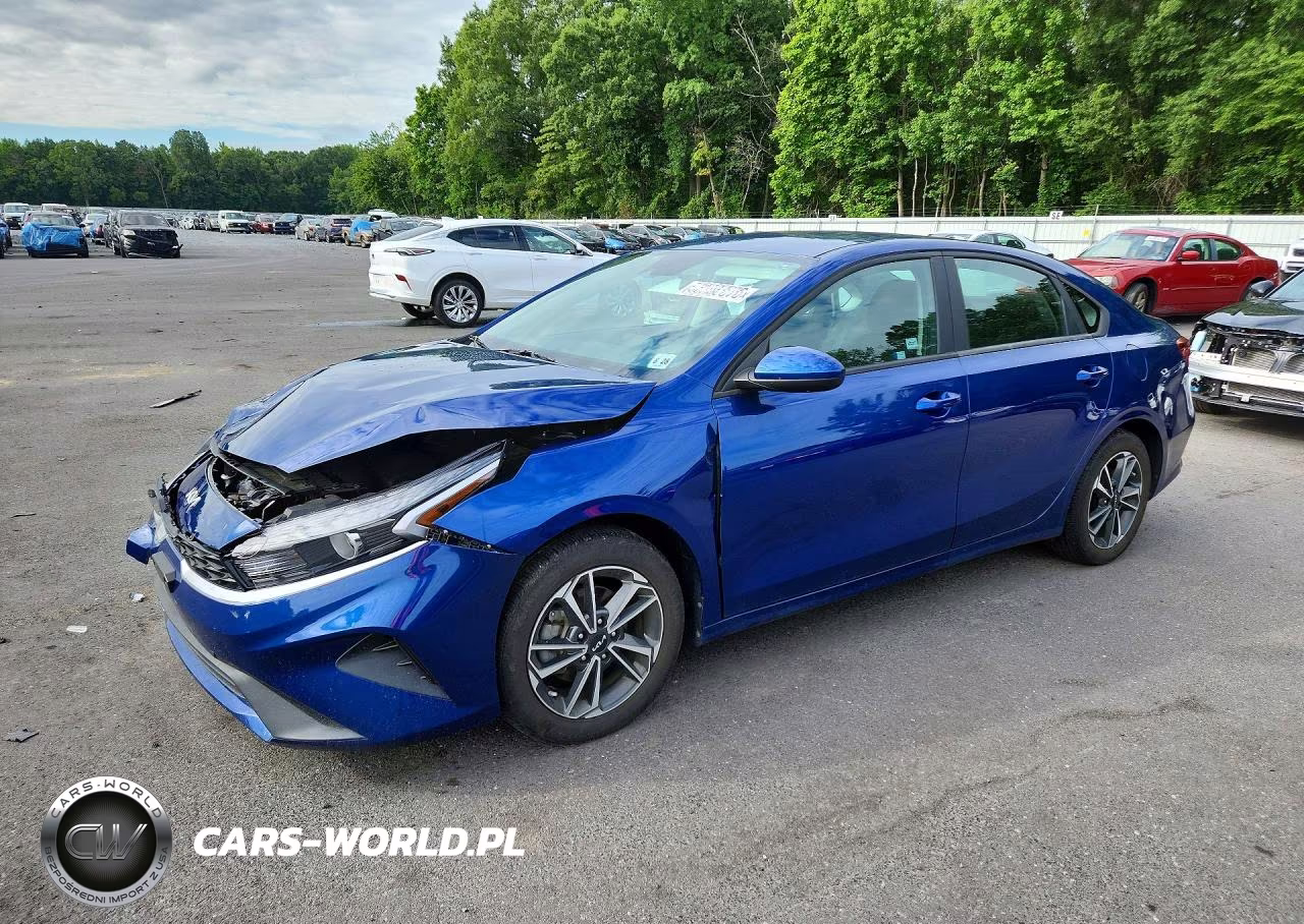 2023 Kia Forte Lxs – zdjęcie 1 z 12